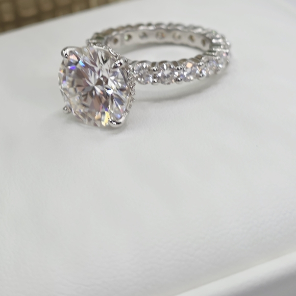 4CTW Moissanite Halo Cut .4 Prong S925 Silver Ring - Picture 2 of 9